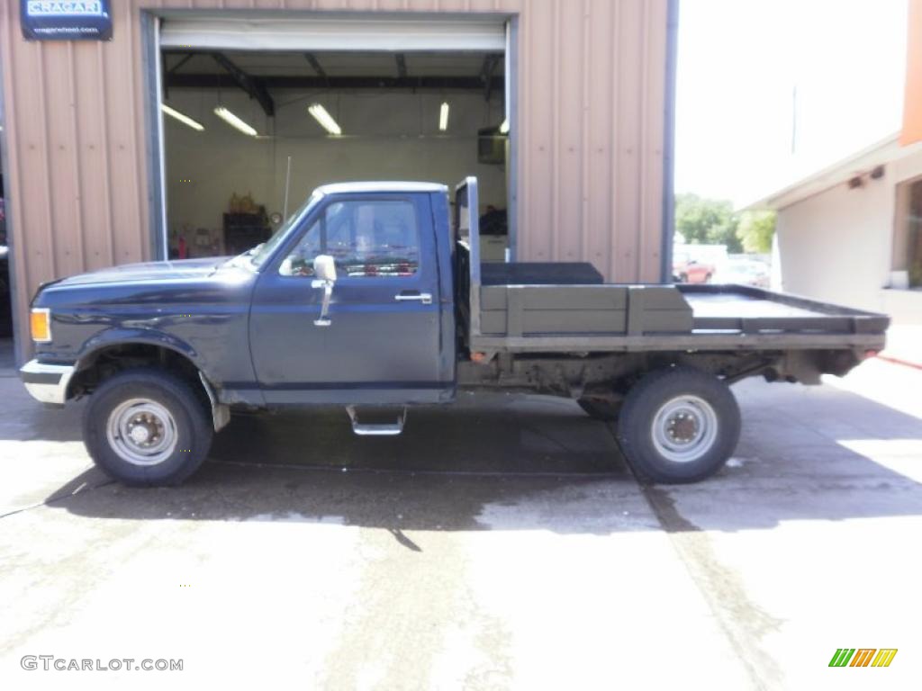 1991 F250 Regular Cab 4x4 - Deep Shadow Blue Metallic / Crystal Blue photo #1