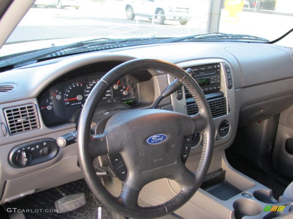 2005 Explorer XLT 4x4 - Black / Graphite photo #6