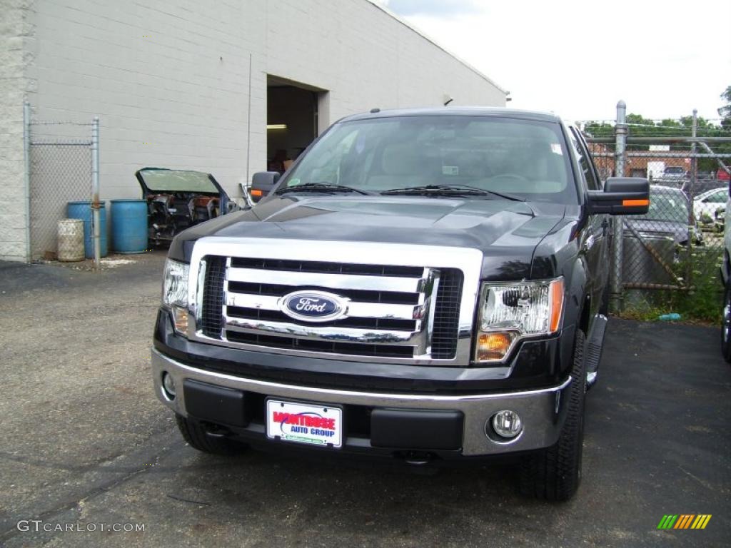 2010 F150 XLT SuperCab 4x4 - Tuxedo Black / Medium Stone photo #1