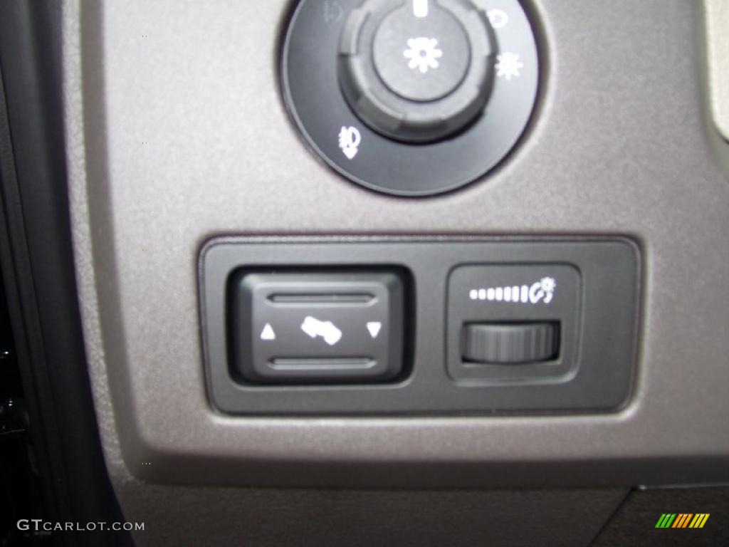 2010 F150 XLT SuperCab 4x4 - Tuxedo Black / Medium Stone photo #22