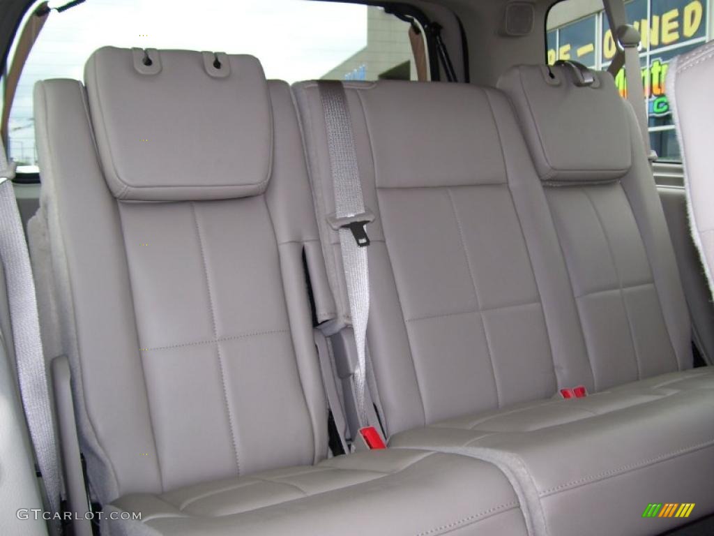 2010 Navigator L 4x4 - Royal Red Metallic / Stone photo #12