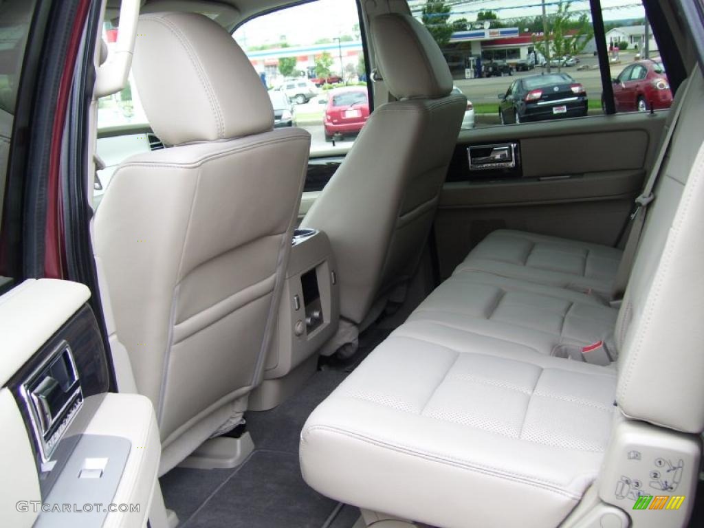 2010 Navigator L 4x4 - Royal Red Metallic / Stone photo #13