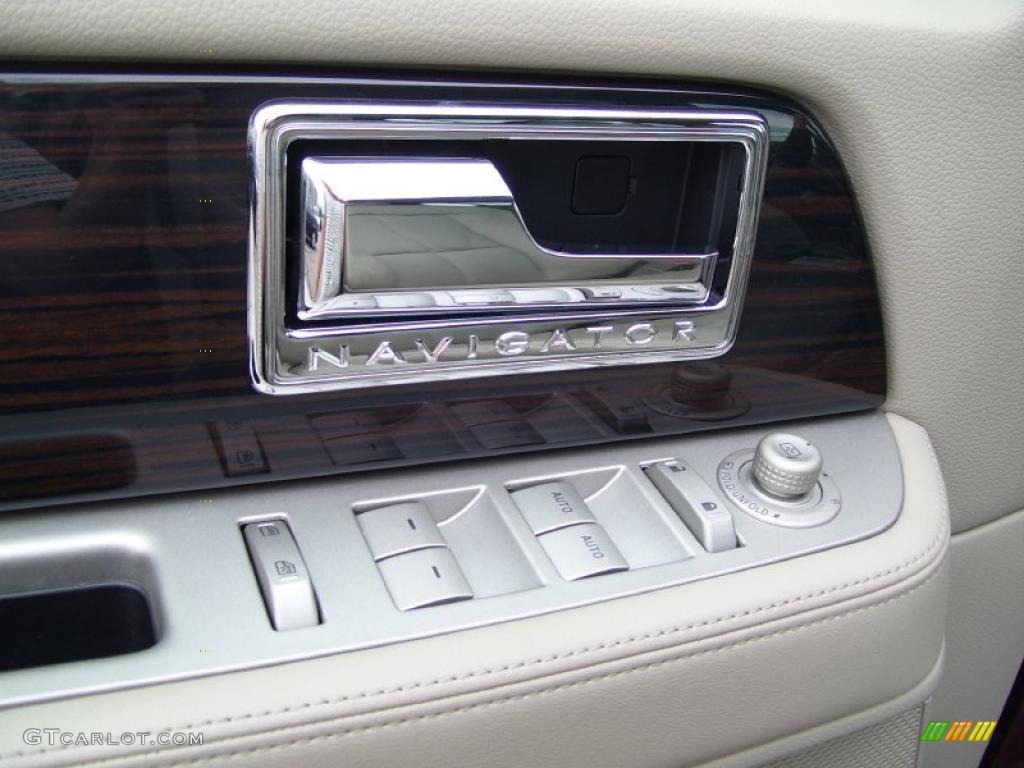 2010 Navigator L 4x4 - Royal Red Metallic / Stone photo #15