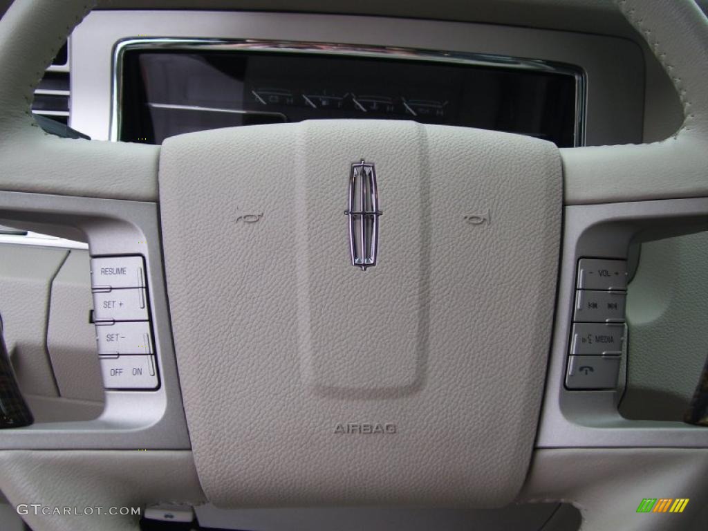 2010 Navigator L 4x4 - Royal Red Metallic / Stone photo #16