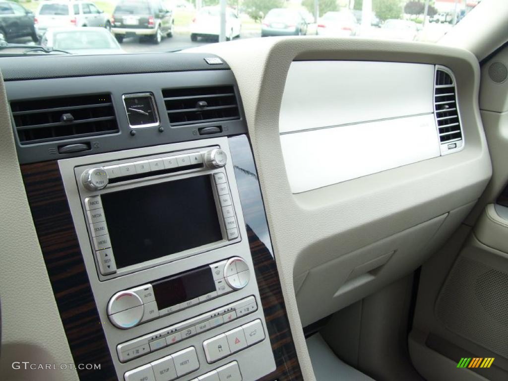 2010 Navigator L 4x4 - Royal Red Metallic / Stone photo #18