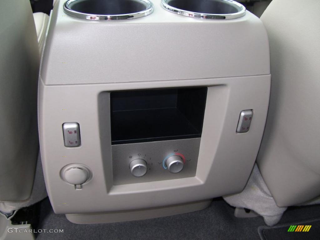 2010 Navigator L 4x4 - Royal Red Metallic / Stone photo #24