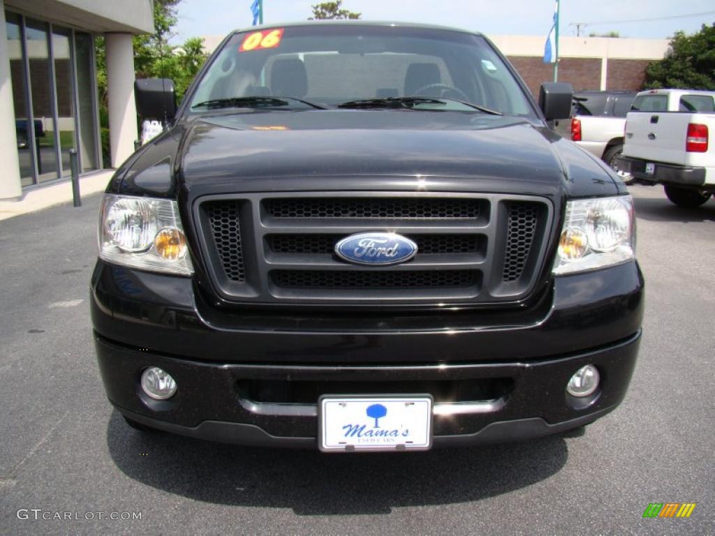 2006 F150 STX Regular Cab - Black / Medium/Dark Flint photo #3