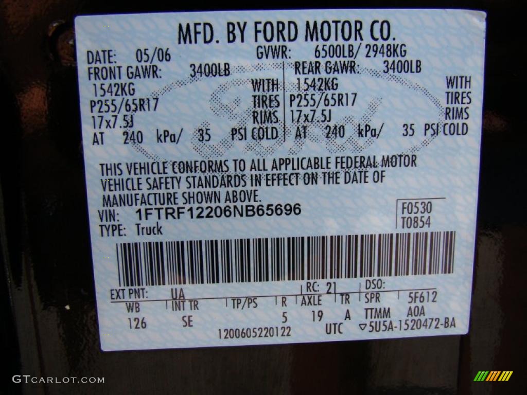 2006 F150 STX Regular Cab - Black / Medium/Dark Flint photo #22