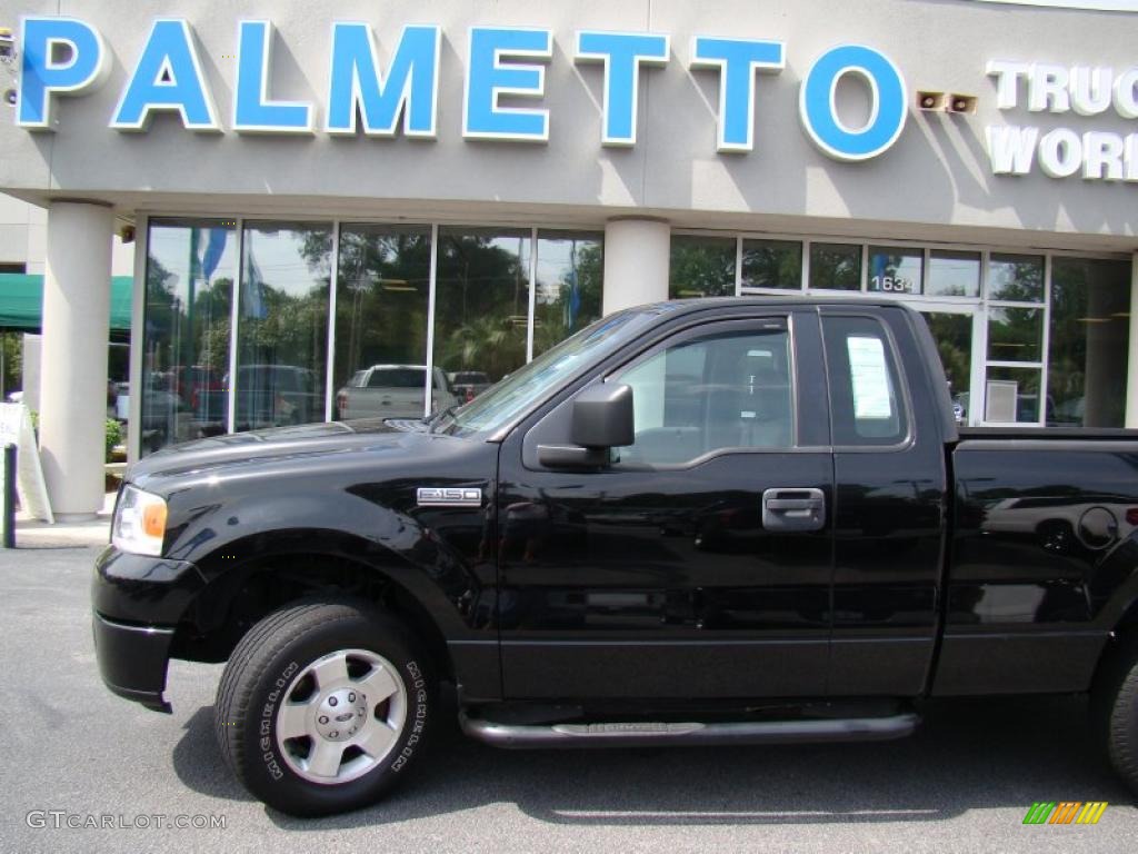 2006 F150 STX Regular Cab - Black / Medium/Dark Flint photo #27