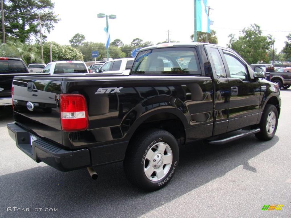 2006 F150 STX Regular Cab - Black / Medium/Dark Flint photo #34