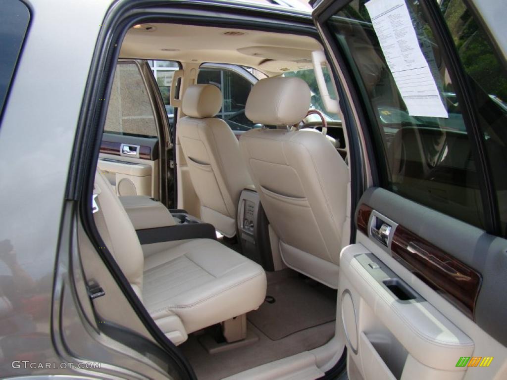 Light Parchment Interior 2004 Lincoln Navigator Ultimate Photo #33294185