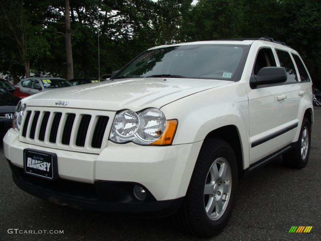 Stone White Jeep Grand Cherokee