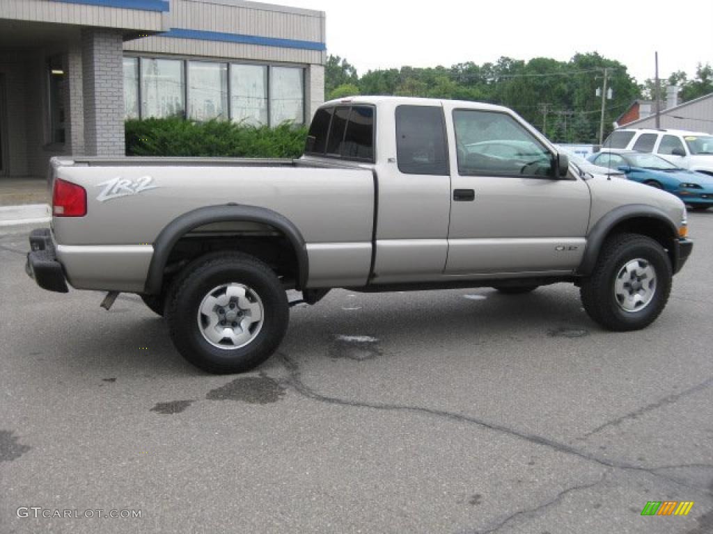 2002 S10 ZR2 Extended Cab 4x4 - Light Pewter Metallic / Graphite photo #2