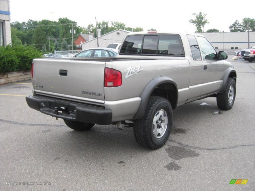 2002 S10 ZR2 Extended Cab 4x4 - Light Pewter Metallic / Graphite photo #3