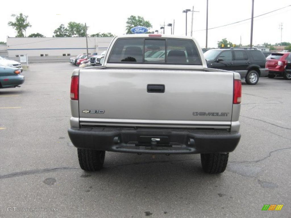 2002 S10 ZR2 Extended Cab 4x4 - Light Pewter Metallic / Graphite photo #4