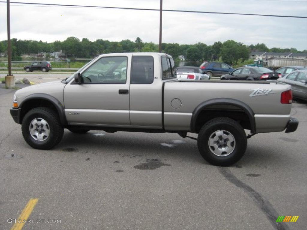 2002 S10 ZR2 Extended Cab 4x4 - Light Pewter Metallic / Graphite photo #6
