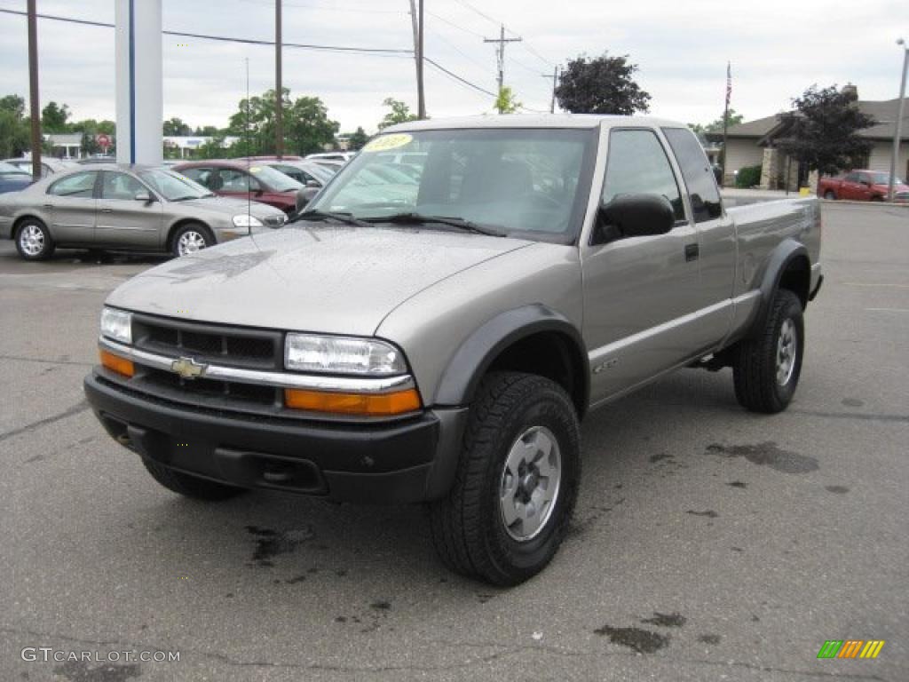 2002 S10 ZR2 Extended Cab 4x4 - Light Pewter Metallic / Graphite photo #8