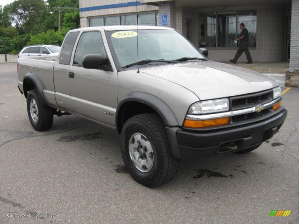 2002 S10 ZR2 Extended Cab 4x4 - Light Pewter Metallic / Graphite photo #10