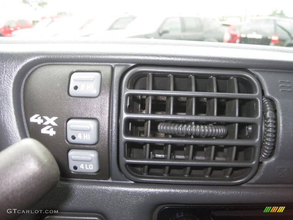 2002 S10 ZR2 Extended Cab 4x4 - Light Pewter Metallic / Graphite photo #27