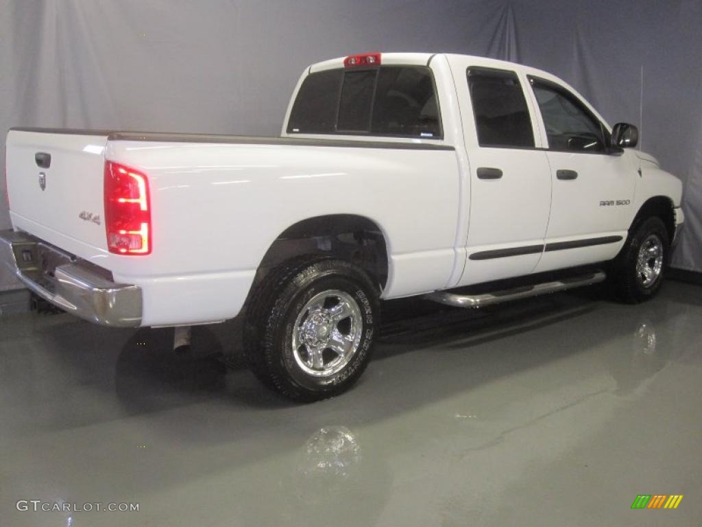 2005 Ram 1500 ST Quad Cab 4x4 - Bright White / Dark Slate Gray photo #3