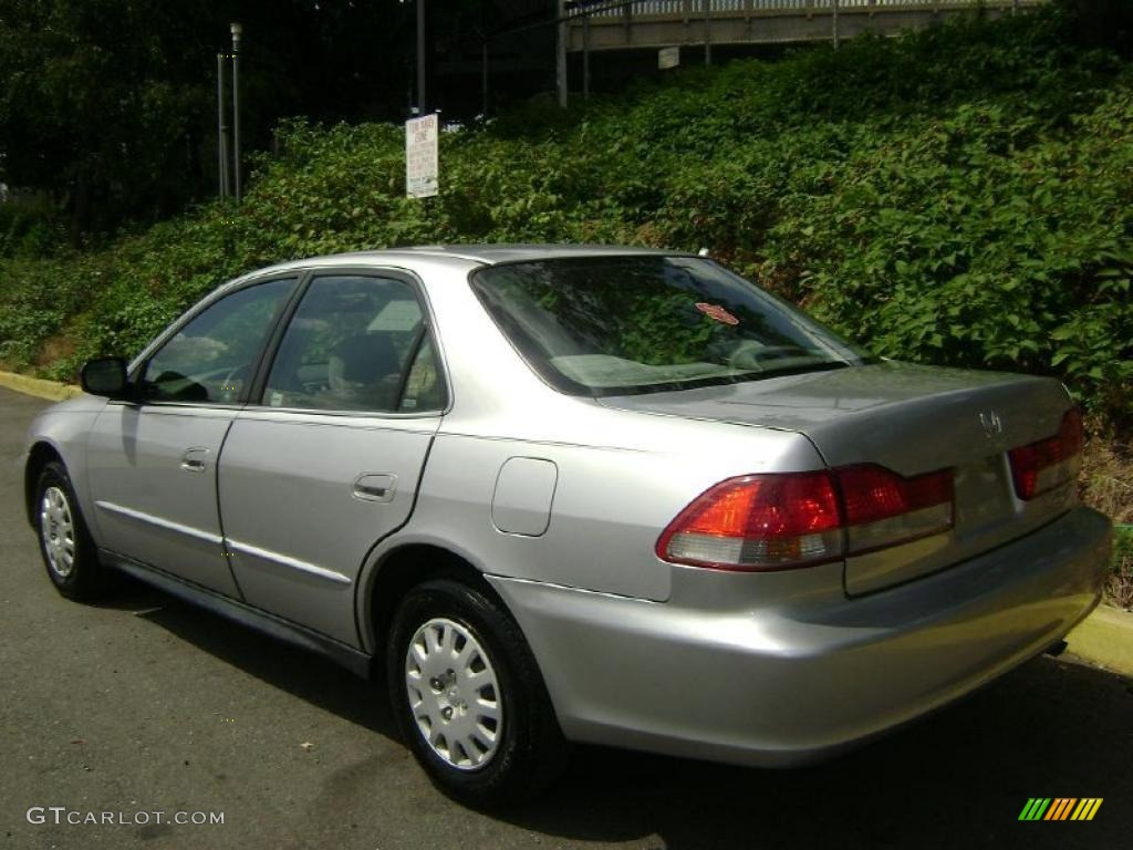 2002 Accord VP Sedan - Satin Silver Metallic / Quartz Gray photo #4