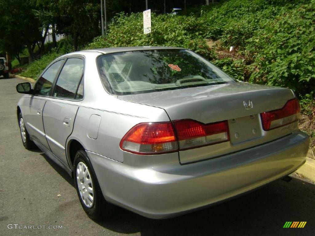 2002 Accord VP Sedan - Satin Silver Metallic / Quartz Gray photo #5