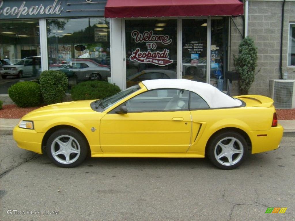 1999 Mustang GT Convertible - Chrome Yellow / Oxford White photo #2