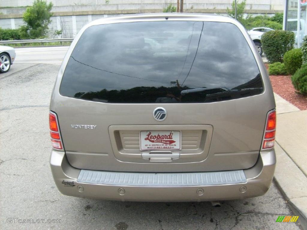 2004 Monterey Convenience - Arizona Beige Metallic / Pebble photo #4