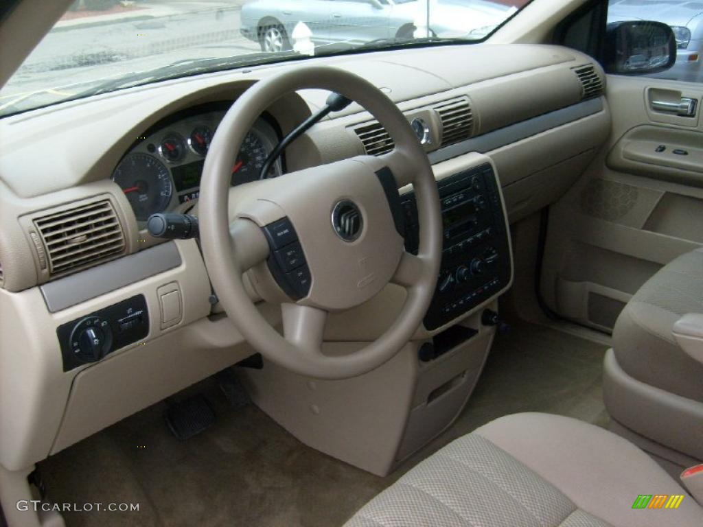 2004 Monterey Convenience - Arizona Beige Metallic / Pebble photo #11