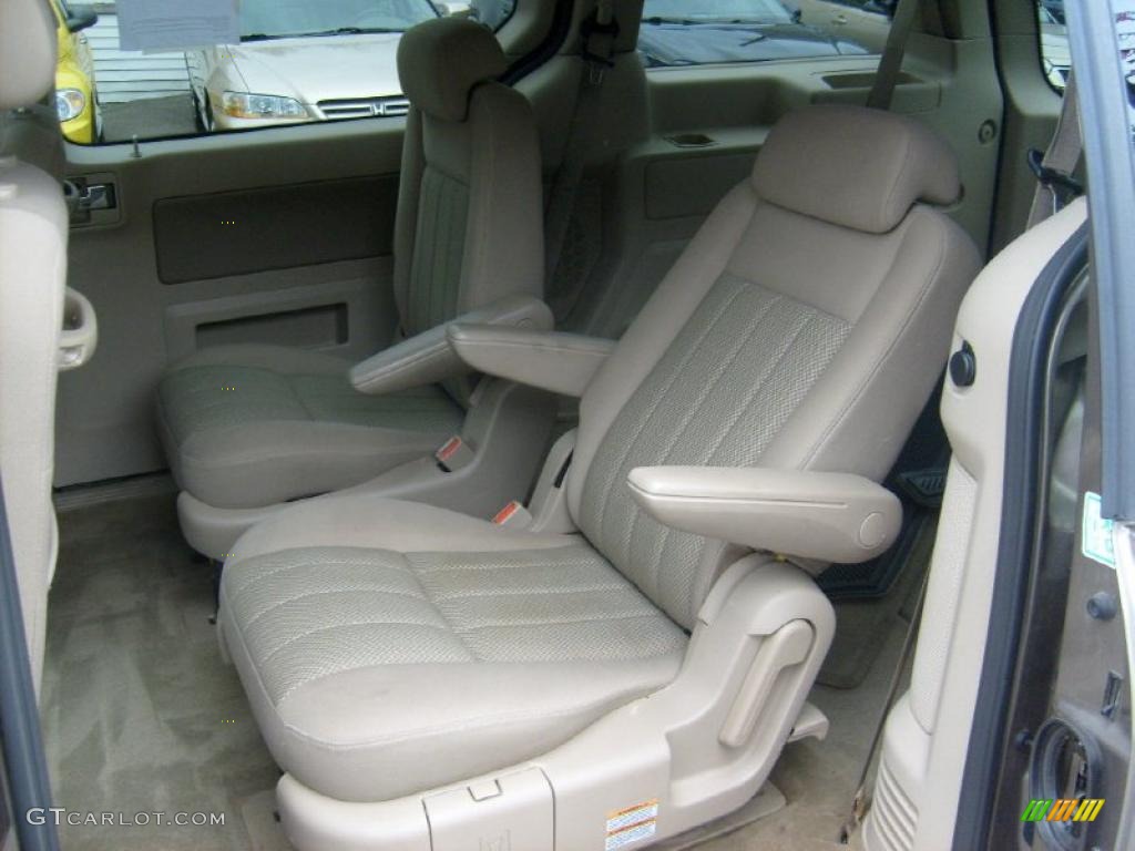 2004 Monterey Convenience - Arizona Beige Metallic / Pebble photo #13