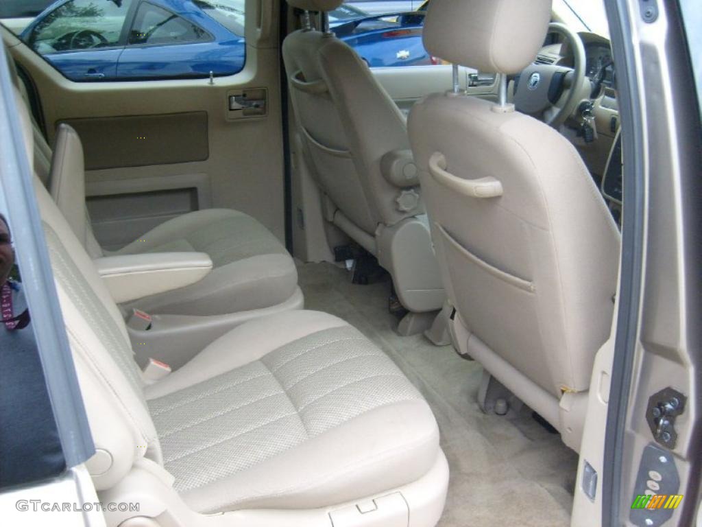 2004 Monterey Convenience - Arizona Beige Metallic / Pebble photo #19