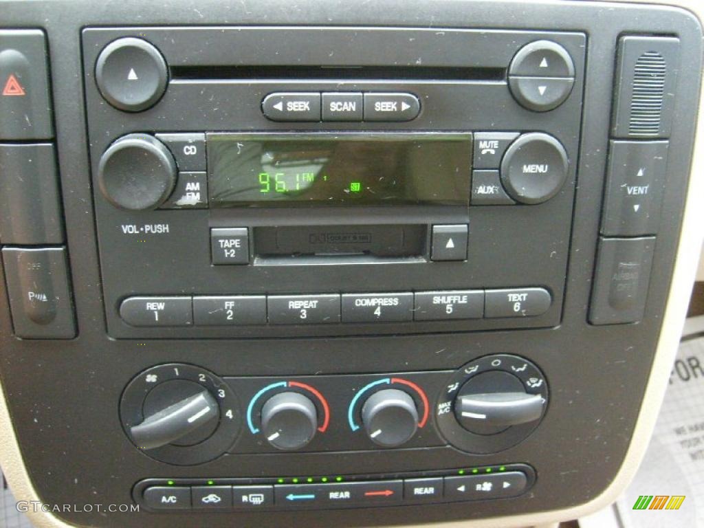 2004 Monterey Convenience - Arizona Beige Metallic / Pebble photo #26