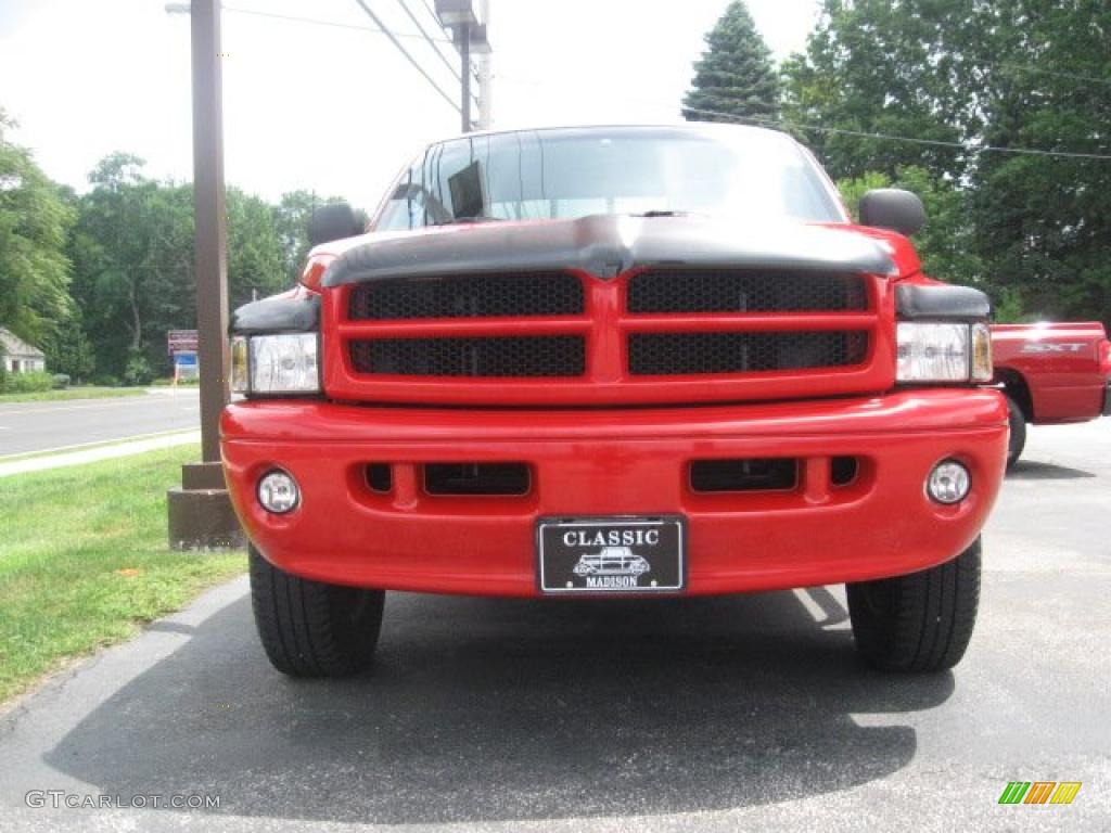 2000 Ram 1500 Sport Extended Cab 4x4 - Flame Red / Agate photo #2