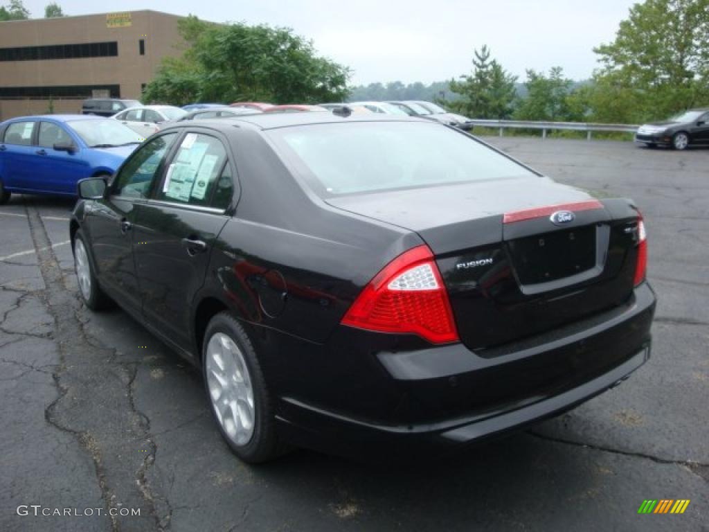 2010 Fusion SE - Tuxedo Black Metallic / Charcoal Black photo #5