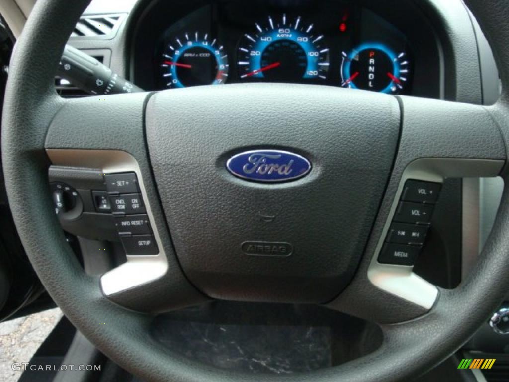 2010 Fusion SE - Tuxedo Black Metallic / Charcoal Black photo #17