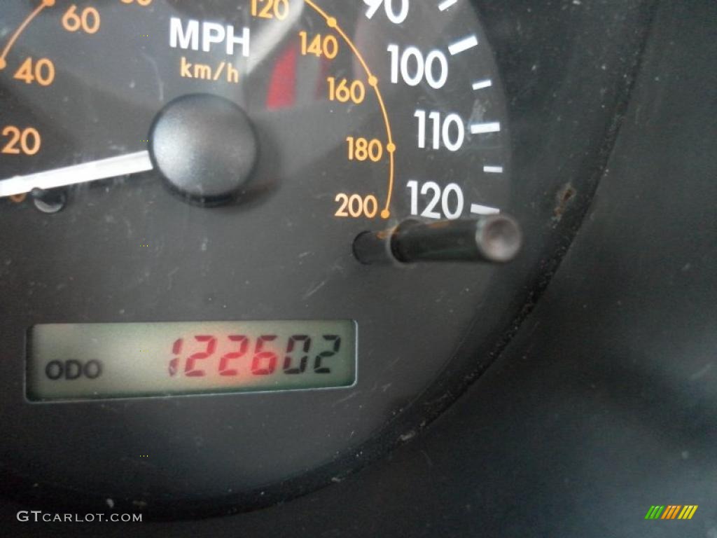 2004 Aveo Hatchback - Galaxy Silver Metallic / Gray photo #11