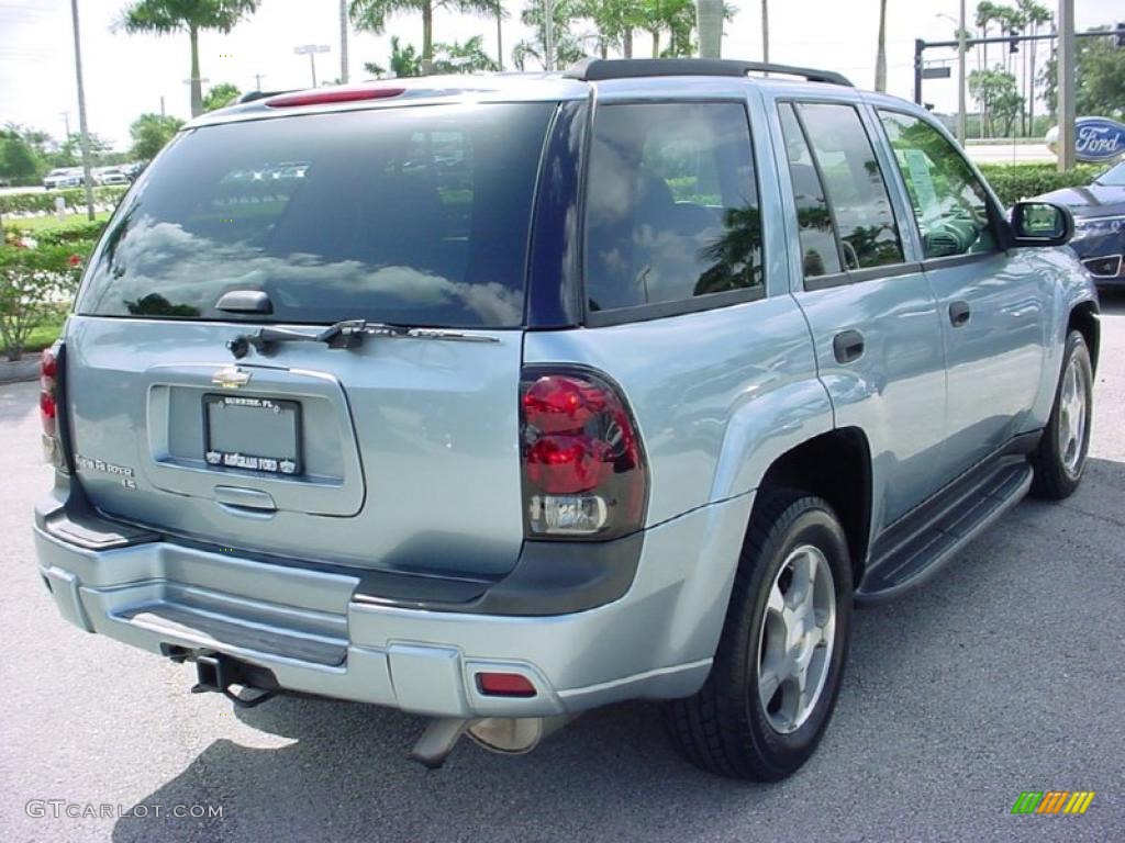 2006 TrailBlazer LS - Silver Blue Metallic / Light Gray photo #6