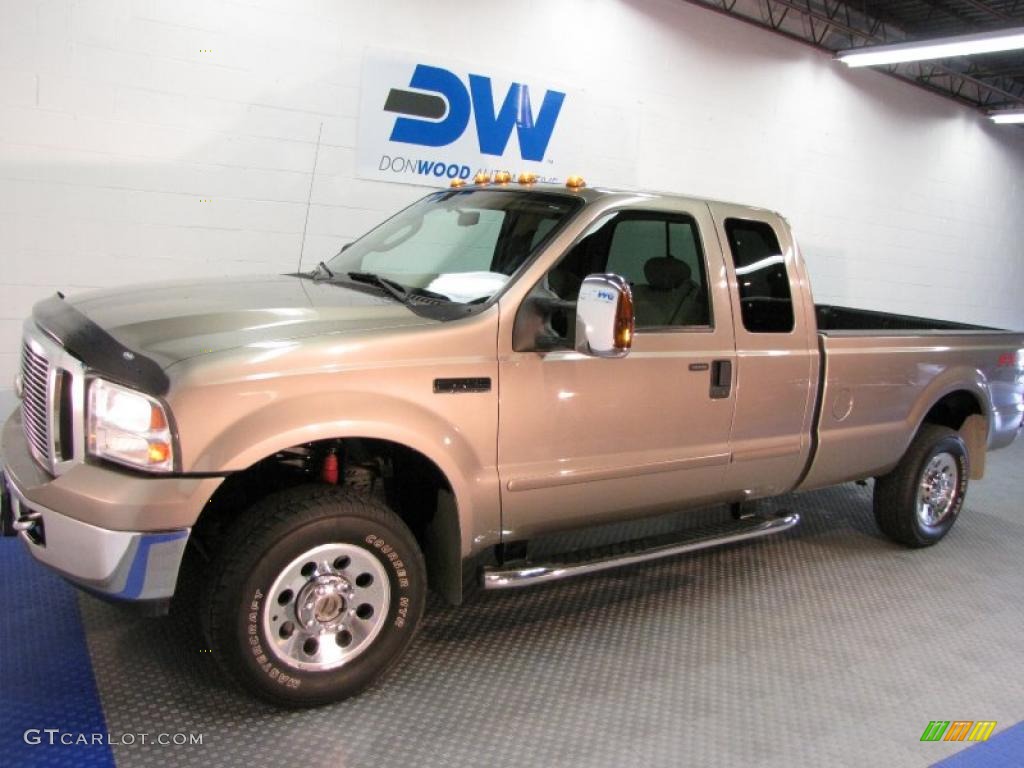 2006 F250 Super Duty FX4 SuperCab 4x4 - Arizona Beige Metallic / Tan photo #2