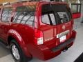 Red Brawn - Pathfinder SE 4x4 Photo No. 5