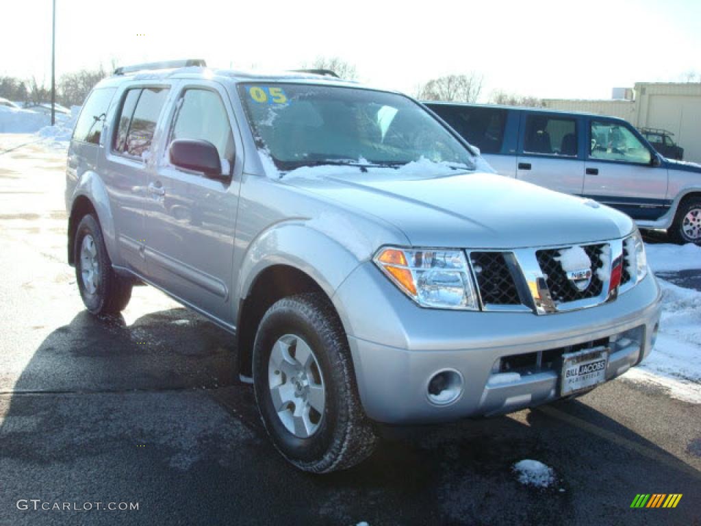 2005 Pathfinder XE 4x4 - Silver Lightning Metallic / Graphite photo #4