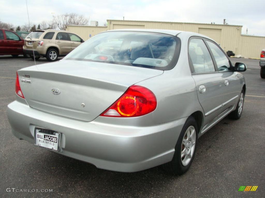 2003 Spectra Sedan - Silver / Grey photo #5