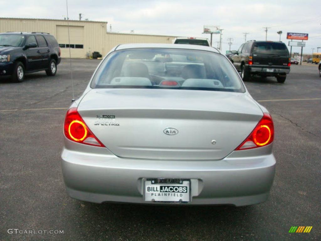 2003 Spectra Sedan - Silver / Grey photo #7