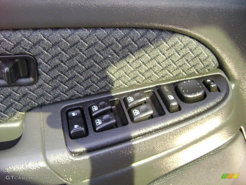 2004 Avalanche 1500 - Dark Gray Metallic / Dark Charcoal photo #9