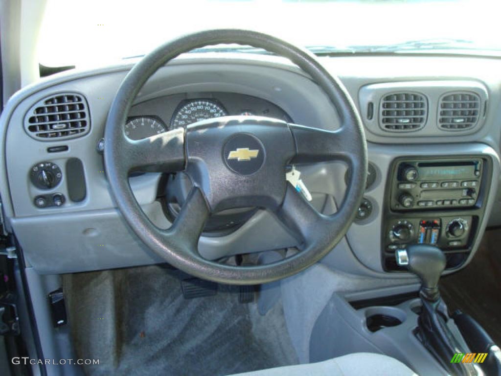 2005 TrailBlazer LS 4x4 - Graystone Metallic / Light Gray photo #10