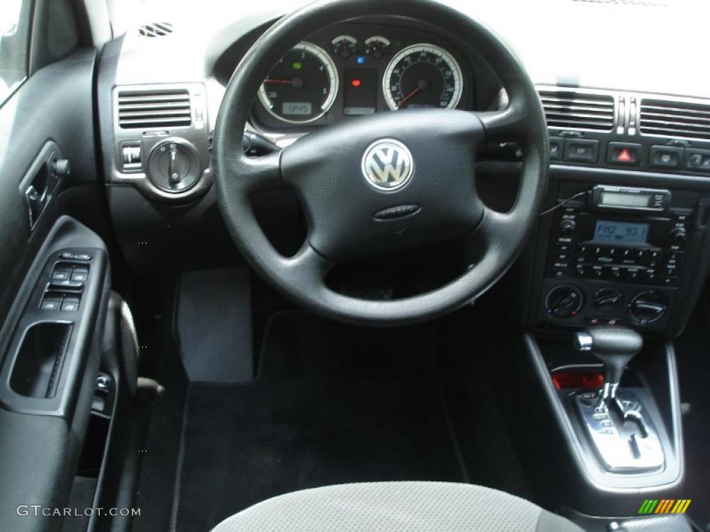 2004 Jetta GLS TDI Sedan - Wheat Beige Metallic / Black photo #13