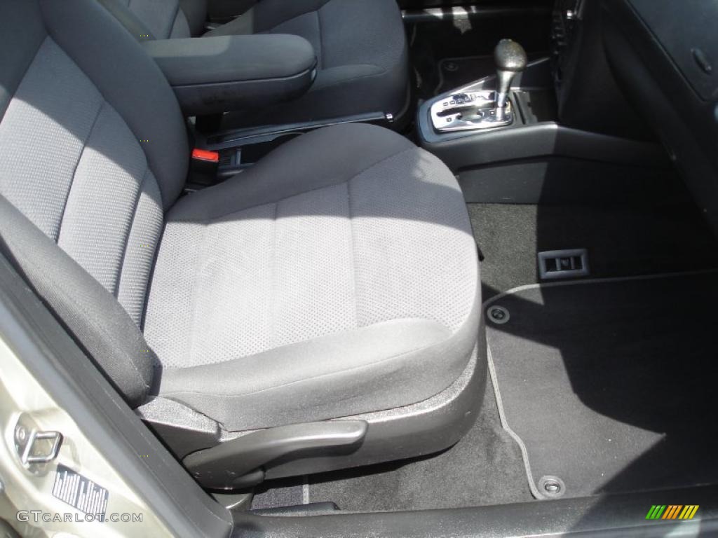 2004 Jetta GLS TDI Sedan - Wheat Beige Metallic / Black photo #29
