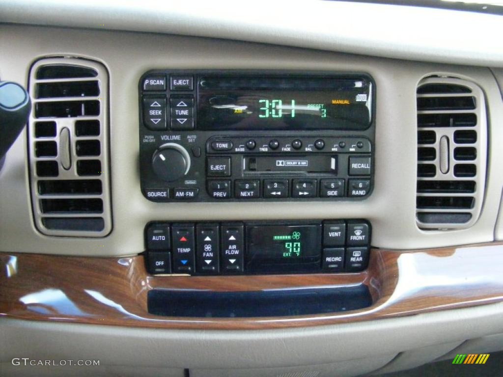 2002 Park Avenue  - White / Taupe photo #19