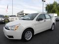 White Suede - Focus SE Sedan Photo No. 6