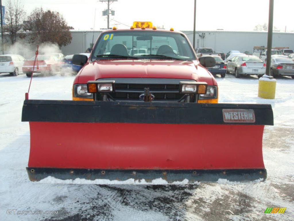 2001 F250 Super Duty XL Regular Cab 4x4 - Red / Medium Graphite photo #3