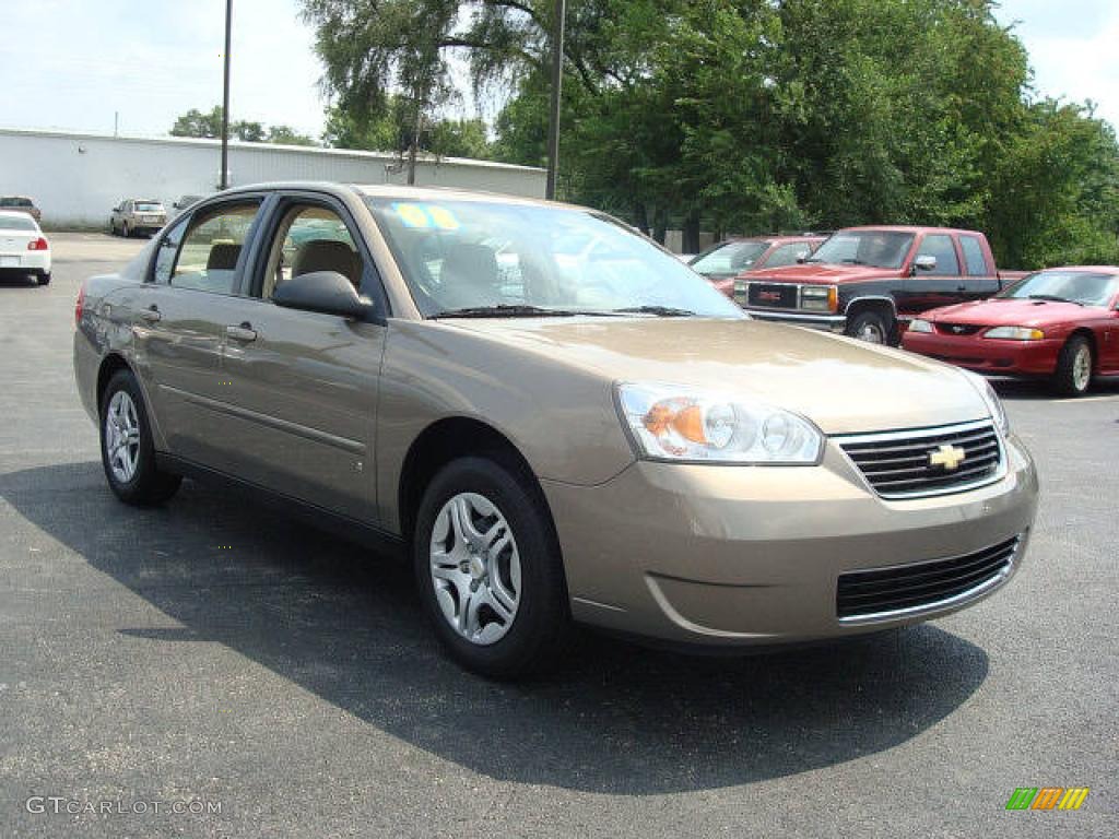 2008 Malibu Classic LS Sedan - Sandstone Metallic / Cashmere Beige photo #16